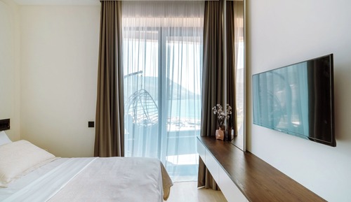 Deluxe Apartment, Terrace, Partial Ocean View