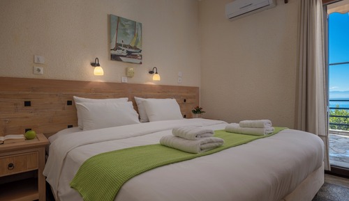 One Bedroom Suite Sea View