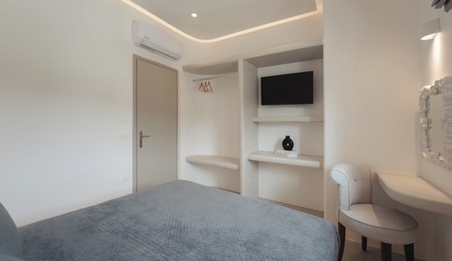 Executive Suite with outdoor Hot Tub