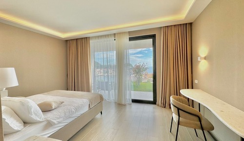 Luxury Apartment, Sea View