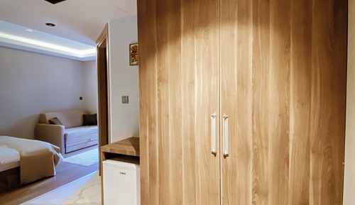 Room, Garden View
