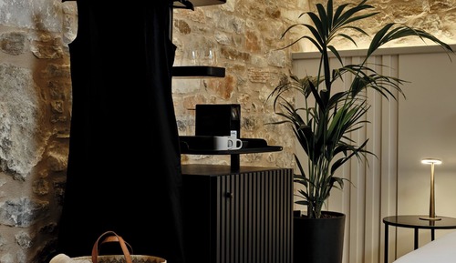 Signature Stone Suite