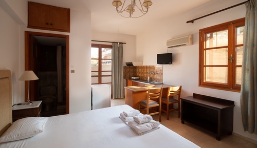 Economy Studio, Ground Floor