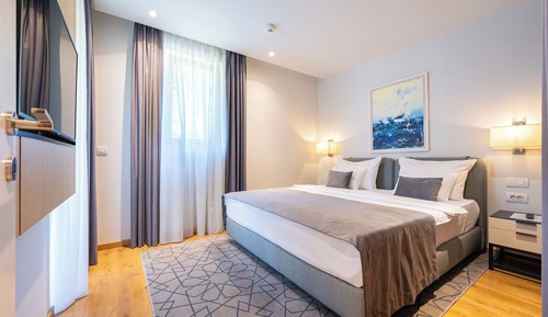 One Bedroom Apartment