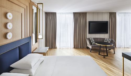 Junior Suite with 1 King Bed