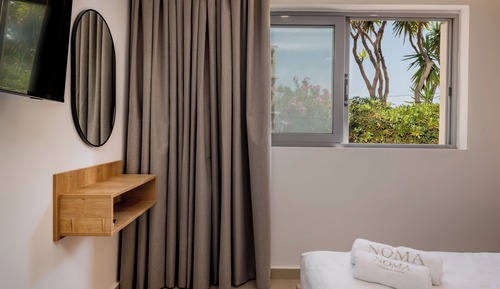 Deluxe Suite, 2 Bedrooms, Garden View, Ground Floor