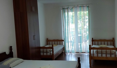 Basic Duplex, Balcony, Hill View