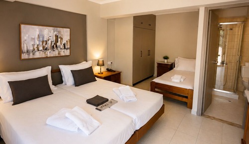 Economy Triple Room, Garden View
