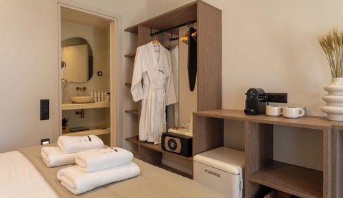 Deluxe Suite, Balcony