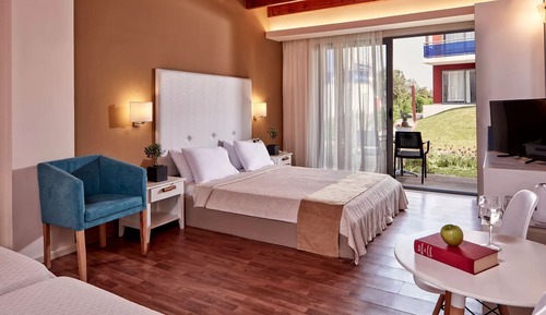 Family Triple Room, Garden View
