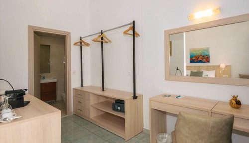 Junior Suite, Partial Sea View