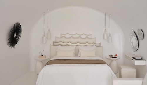 Honeymoon Suite with Caldera View