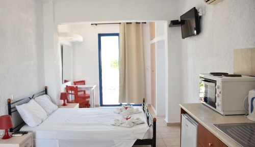 Studio, Balcony