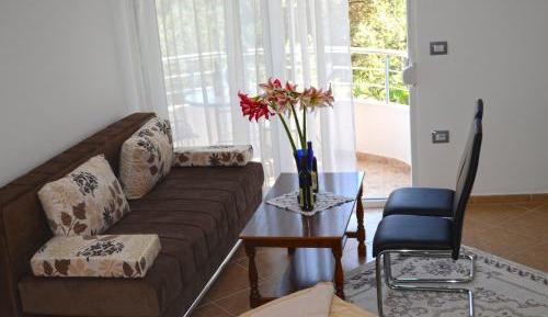 Studio with Garden View