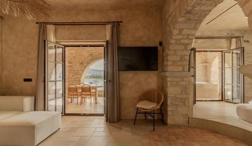 Suite with Hot Tub