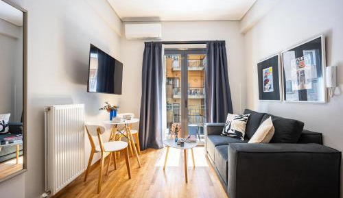Superior One-Bedroom Apartment with Balcony