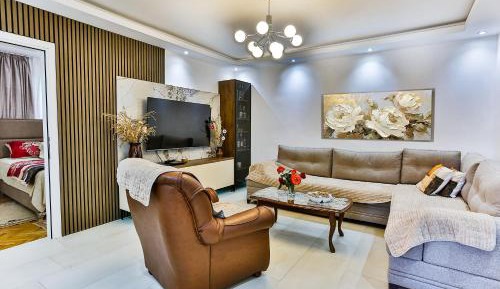 Three-Bedroom Deluxe Apartment