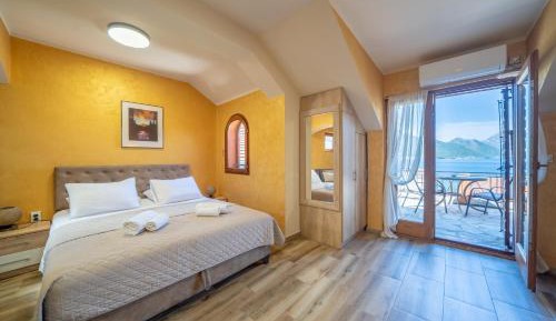 Studio with Sea View (3 Adults)