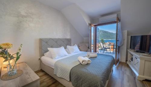 Studio with Sea View (2 Adults)