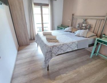Studio (2 Adults)