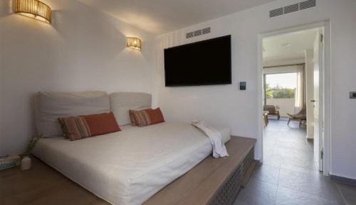 King Tropical Zen Bungalow Suite