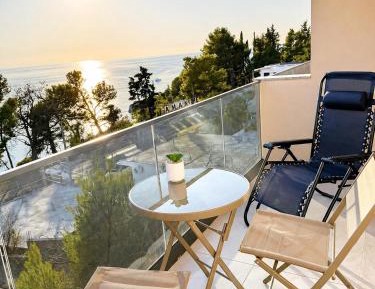 One-Bedroom Apartment with Balcony and Sea View
