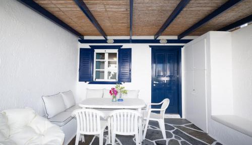 Bungalow with Patio