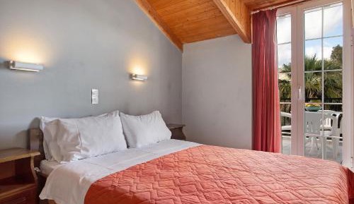 Two-Bedroom Deluxe Apartment with Ocean View
