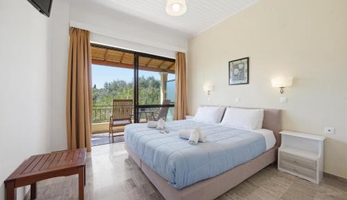 Two-Bedroom Deluxe Apartment with Garden View