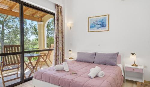 Two-Bedroom Deluxe Apartment with Garden View