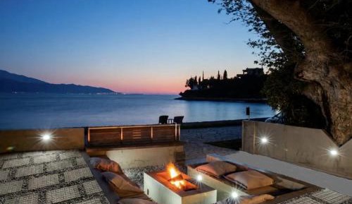Villa - Beach Front