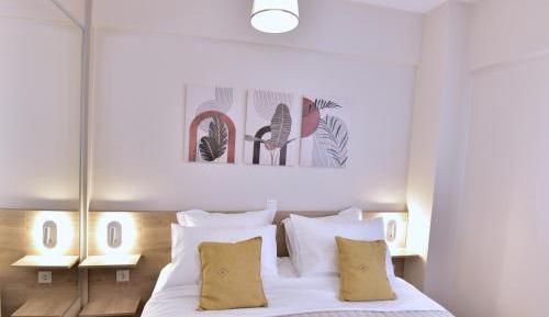 Two-Bedroom Deluxe Apartment with Balcony