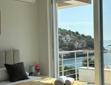 Studio Apartment with Sea View
