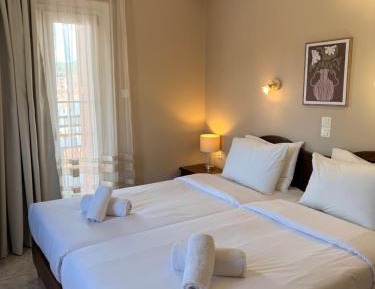 Triple Room with City View