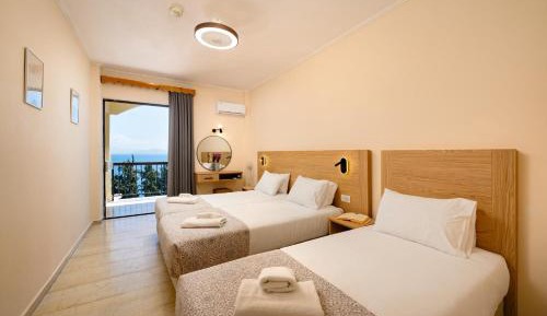 Triple Room with Sea View