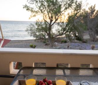 One-Bedroom Apartment with Sea View and Balcony