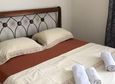 Studio Apartment with One Double Bed