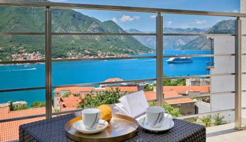 One-Bedroom Apartment with Balcony and Sea View