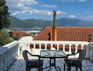 One-Bedroom Apartment with Sea View and Terrace
