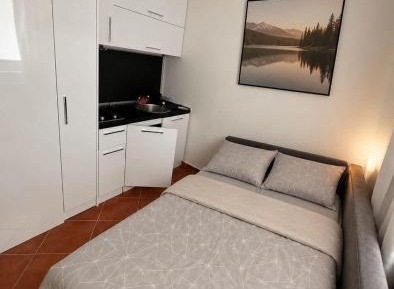 Single Room with Private Bathroom