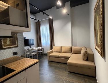 Deluxe King Studio