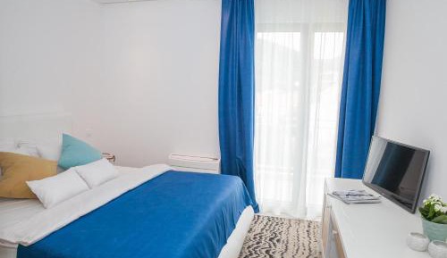 Double Room with Balcony and Side Sea View