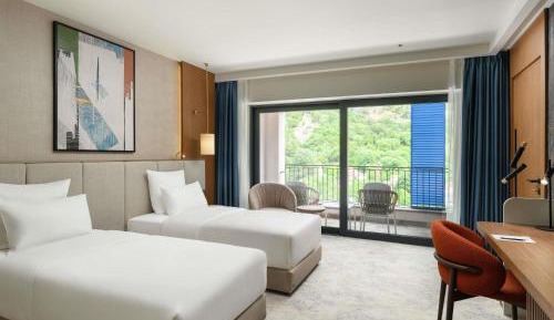 Classic Room With Two Single Beds