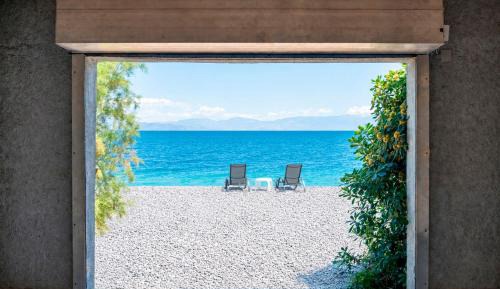 Villa - Beach Front