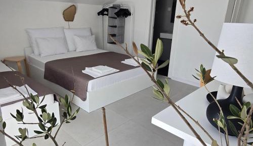 Deluxe Triple Room with Sea View