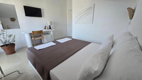 Double Room with Balcony and Sea View
