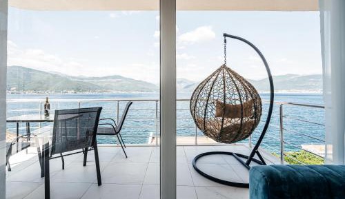 One-Bedroom Apartment with Ocean View