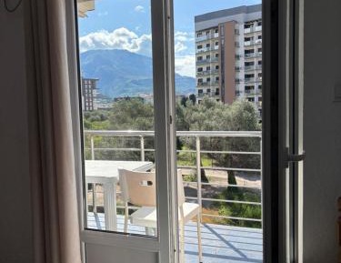 Studio with Mountain View
