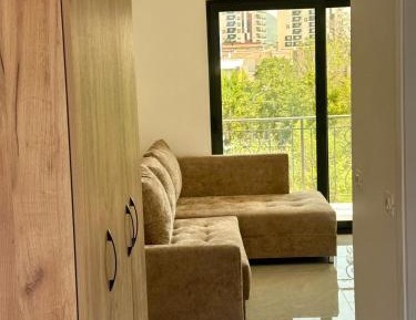 Apartment with Pool View 