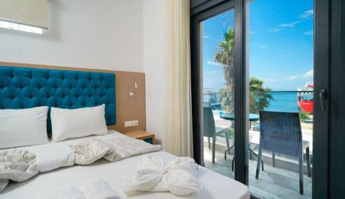 Double Room with Balcony and Sea View